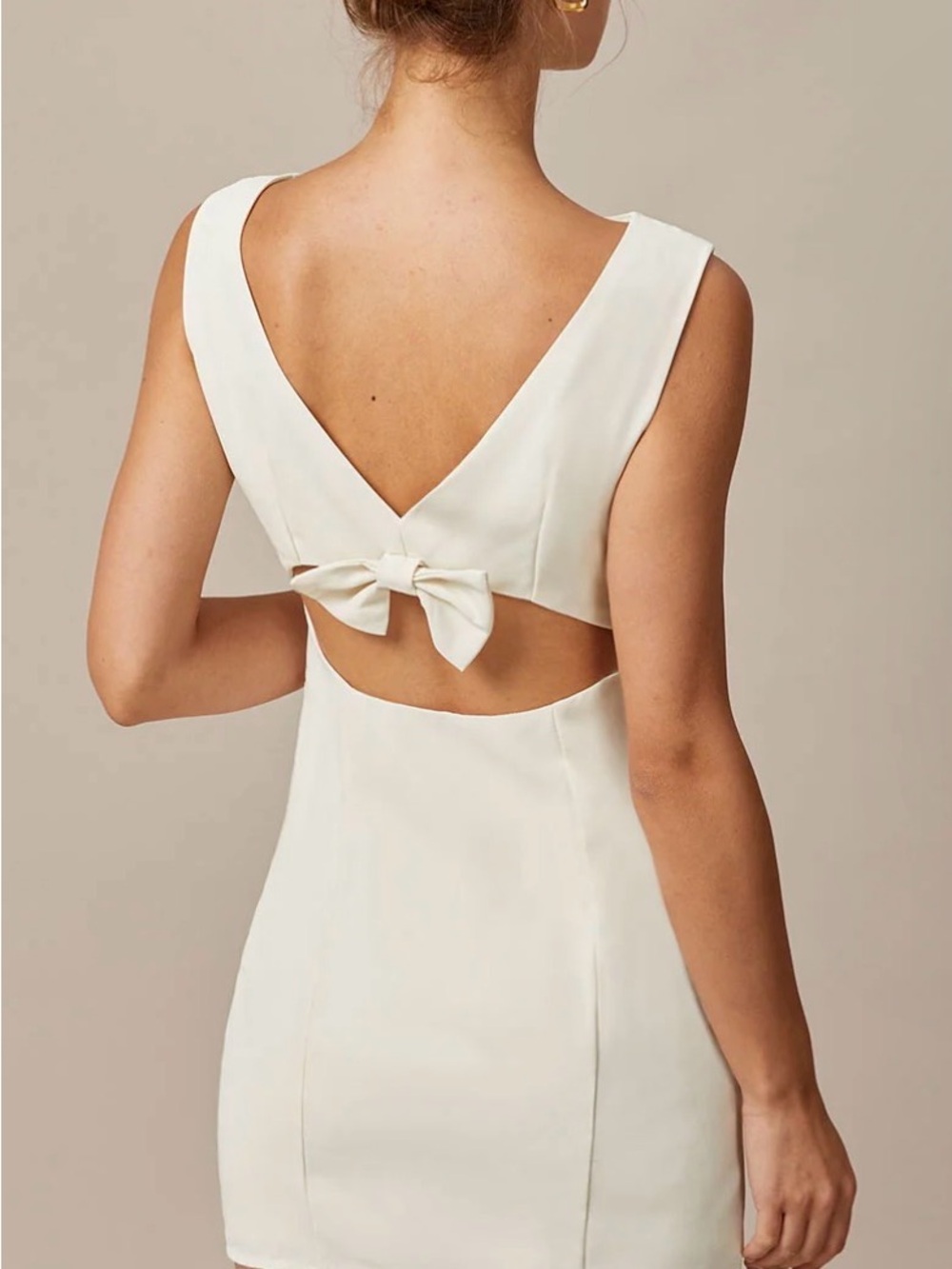 Sleeveless Ivory Shift Dress - with Bow on Back Elegant Minimalist Dress - Picture 3 of 5